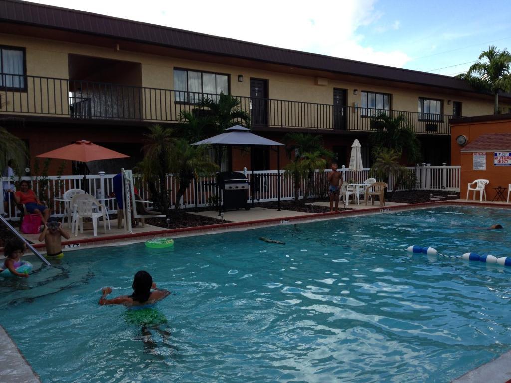 Americas Best Value Inn נורת' פורט מראה חיצוני תמונה